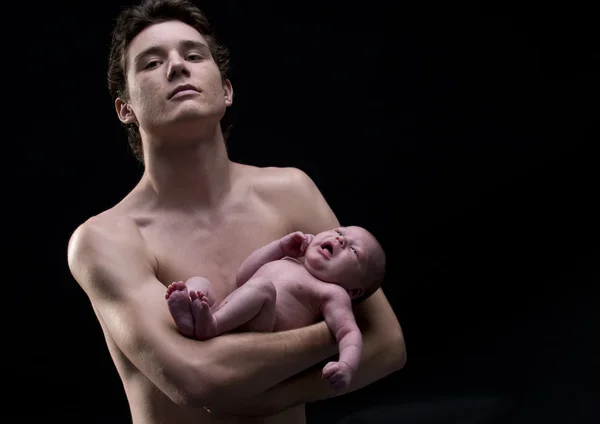 Gururlu baba holding bebek — Stok fotoğraf