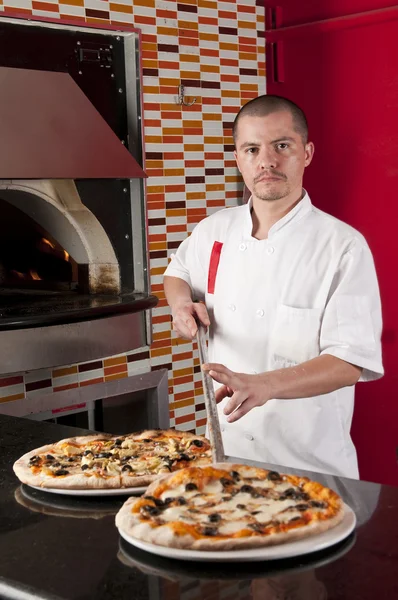 Pizza in der Theke Stockfoto