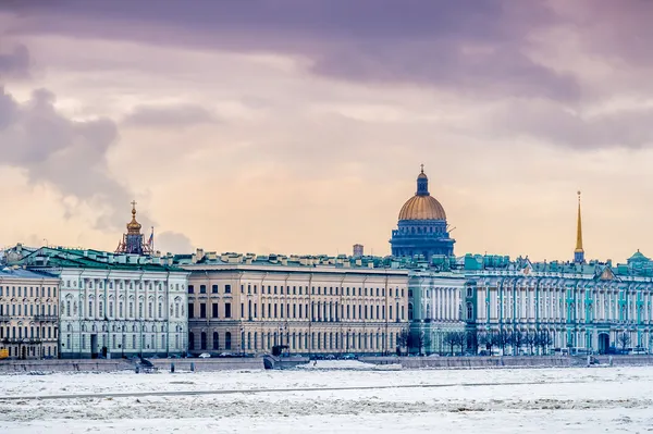 冬のサンクトペテルブルク ロイヤリティフリーのストック写真