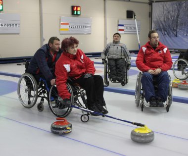 Engelli gençler curling oyun ekibi