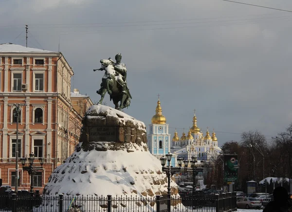 Памятник Богдану Хмельницкому в Киеве — стоковое фото