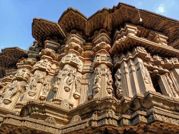 印度马哈拉施特拉邦Khidrapur的Kopeshwar Mahadev古寺外景致的全景照片 美丽的雕刻揭示了落后的文化和传统 照片在明亮的阳光下拍摄 — 图库照片