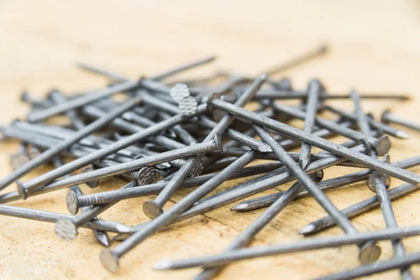 Clavos en tablas —  Fotos de Stock