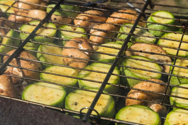 Vegetables on the grill — Stock Photo, Image