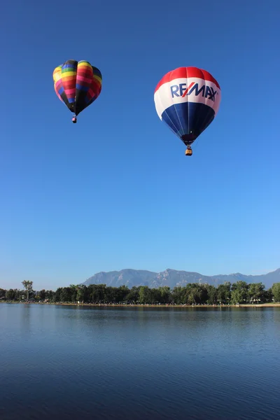 REMAX hete luchtballon — Stockfoto
