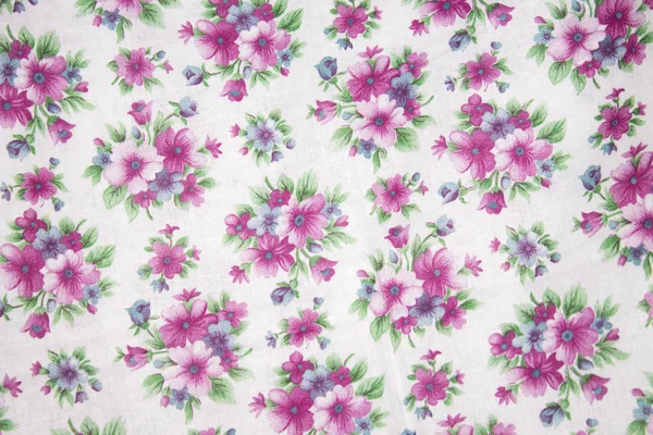 Çiçekler beyaz zemin üzerine desen