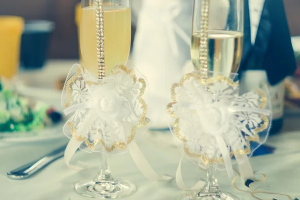 Düğün gözlük ve şampanya