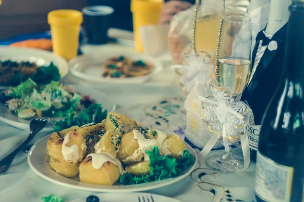 Düğün masa ile dekore edilmiş gözlük