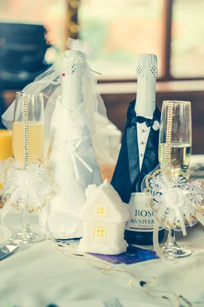 Düğün gözlük ve şampanya