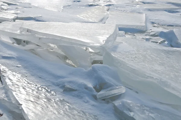 Interesting ice sulpture on the river — Stock Photo, Image