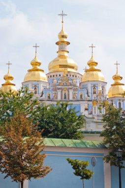 St. Michael'ın altın kubbeli Manastırı