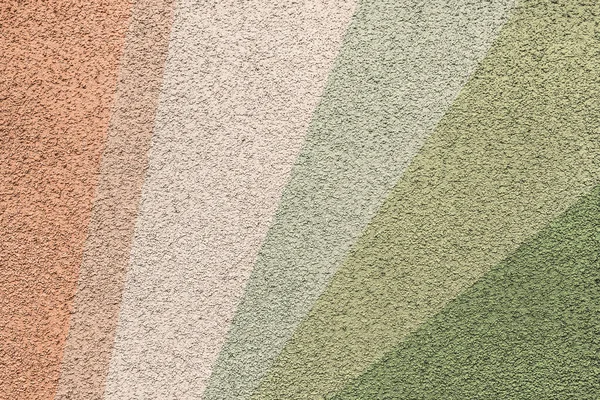 콘크리트 벽은 천연 모래와 녹색 색조로 칠해져 있다. 노골적 인 산업 — 스톡 사진