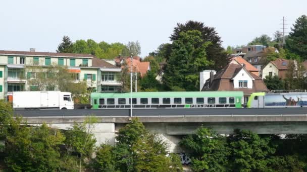 Olten Suisse 2022 Vue Rapprochée Arrivée Train Pont Modernes Voie — Video