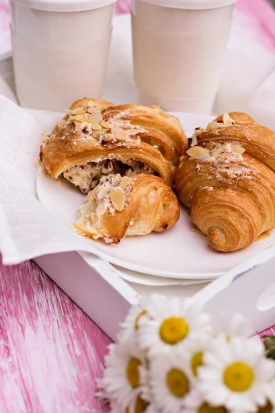 Coffee and croissants — Stock Photo, Image