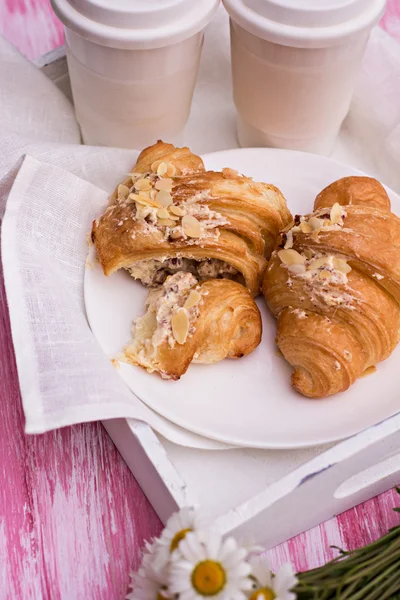 Coffee and croissants — Stock Photo, Image