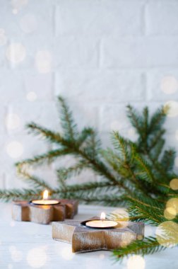 İskandinav iç mimarisinde Noel minimalist dekoru