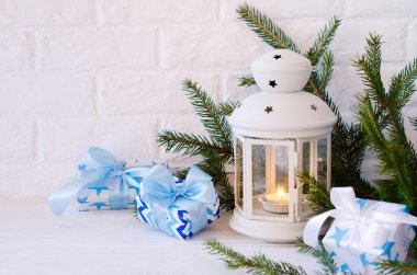 İskandinav iç mimarisinde Noel minimalist dekoru