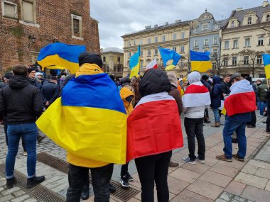 KRAKOW, POLAND - 19 Şubat 2022: Ukrayna 'da barışı desteklemek ve Rus saldırısına karşı koymak için toplantı