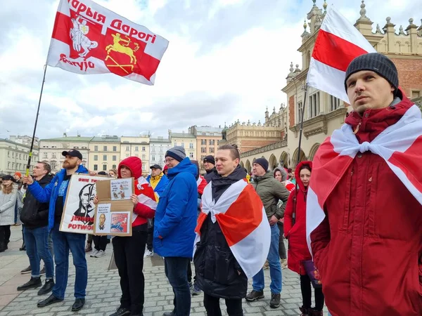 KRAKOW, ПОЛЬЩА - FEB 19, 2022: Зустріч для підтримки миру в Україні та проти російської агресії — стокове фото