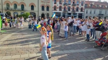 Ukraynalılar Dünya Vyshyvanka Günü 'nü kutlamak için şehir merkezinde toplandılar..