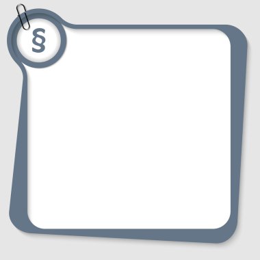 Paragraf ve siyah ataçlı gri kutu