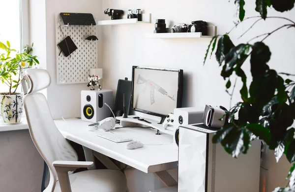 General view home workplace of gamer with computer and gamepad. — Stock Photo, Image