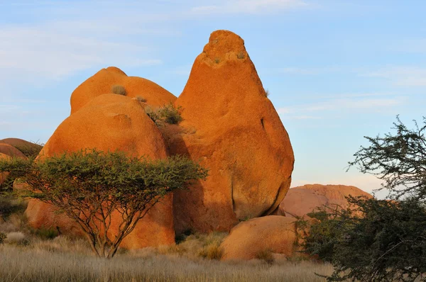 在纳米比亚 spitzkoppe 岩石形成 — 图库照片