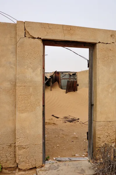 Architettura in decomposizione a Kolmanskop — Foto Stock