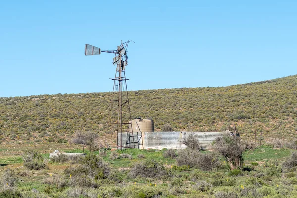 Broken Windmill Dam Tank Ouberg Pass Sutherland Northern Cape Province — Stock Photo, Image