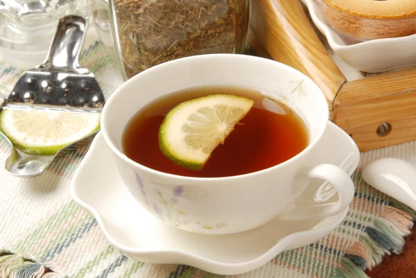 Tea with a lemon — Stock Photo, Image