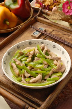 yeşil biber rendelenmiş et