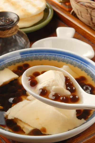Tofupudding mit Tapiokabelle — Stockfoto