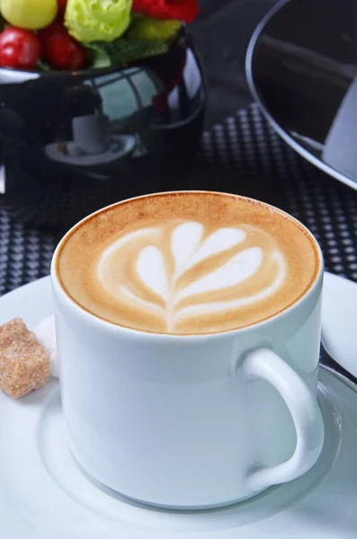 Cappuccino con arte latte — Foto de Stock