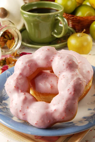 Strawberry donut — Stock Photo, Image