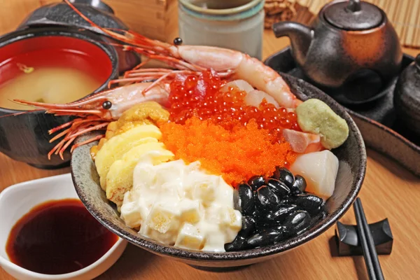 Seafood rice bowl — Stock Photo, Image