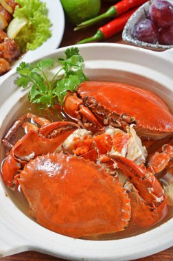 Kızarmış yengeç ve Çin erişte