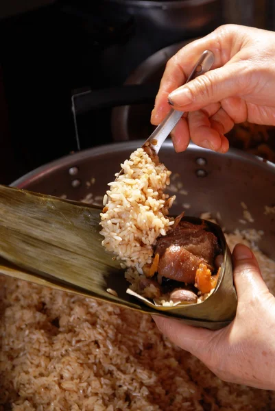 Bolinho de arroz cozido no vapor — Fotografia de Stock
