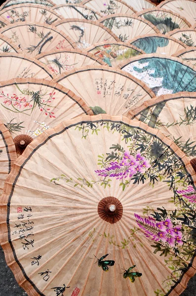 Regenschirm aus Papier — Stockfoto