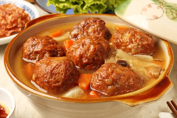 Braised pork balls in soy sauce — Stock Image Braised pork balls in soy sauce Royalty Free Stock Images