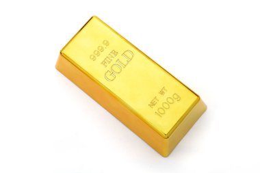 Beyaz arkaplanda izole edilmiş altın çubuklar