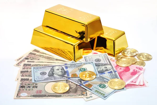 Gold Bricks Bitcoin Dollar Yen Renminbi White Background Finance Cryptocurrency — Stock fotografie