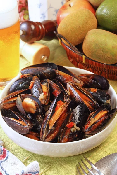 Cozze Salsa Crema Aglio Tavolo Legno — Foto Stock