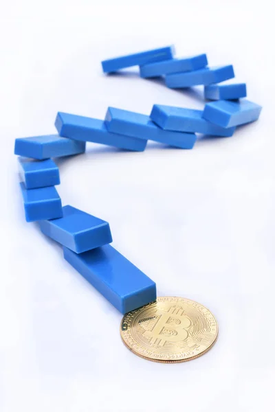 Falling Dominoes Coin Bitcoin White Backgroun — Stock Photo, Image