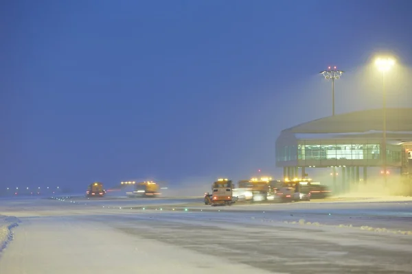 Escarcha y nieve en el aeropuerto —  Fotos de Stock