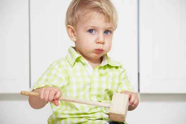 Baby in the kitchen — Stock Photo, Image