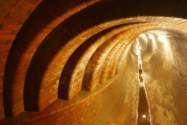 Ondergrondse tunnel — Stockfoto