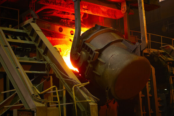 Molten hot steel