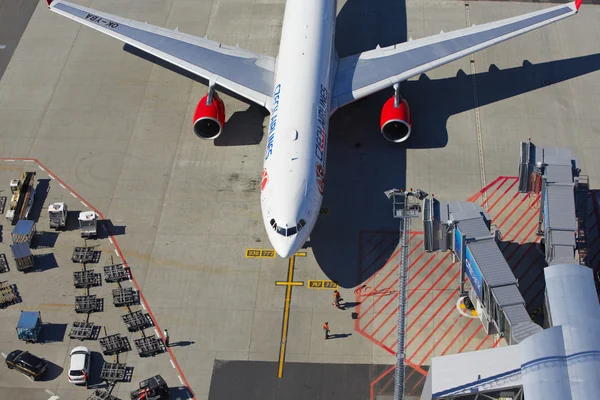 Airbus a330 Českých aerolinií — Stock fotografie