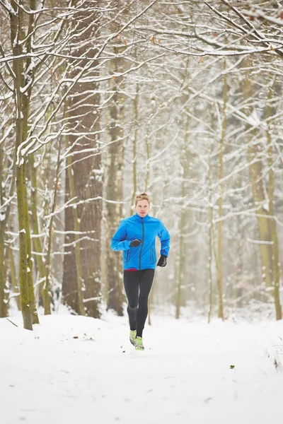 Winter jogging — Stock Photo, Image