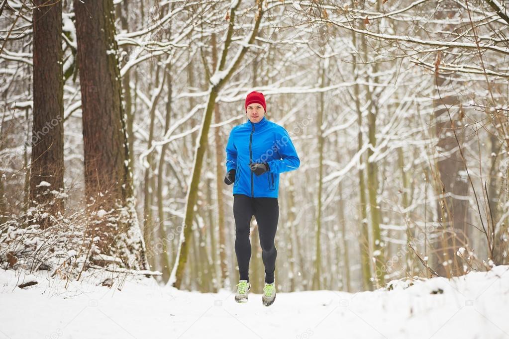 Winter jogging — Stock Photo © Chalabala 40666615